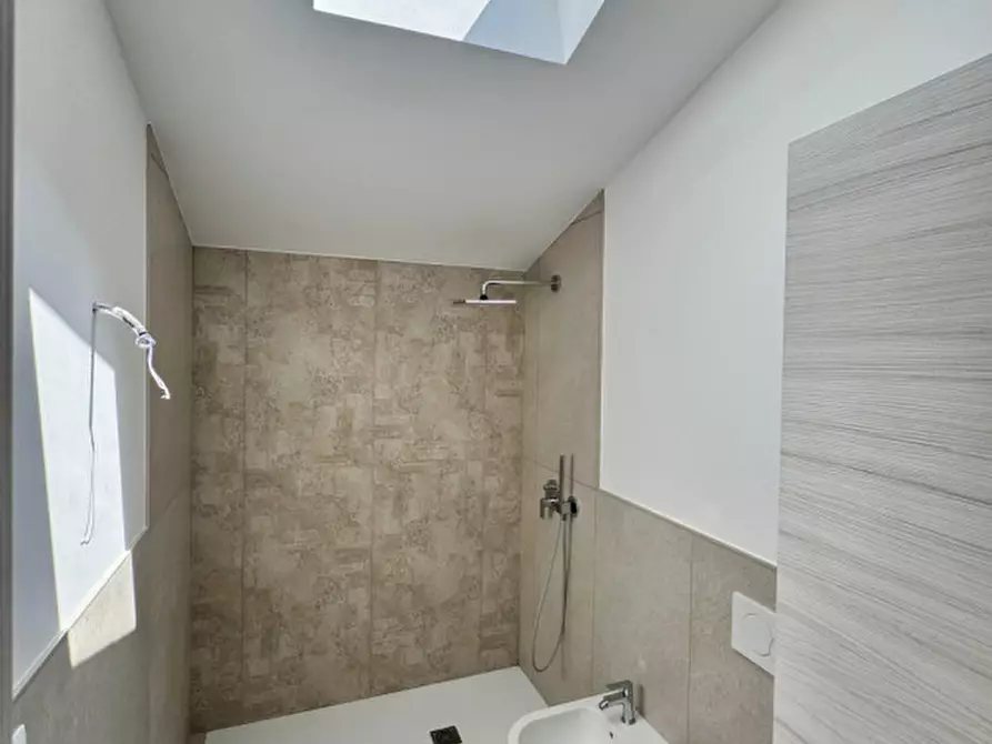 Immagine 8 di Appartamento in vendita  in Piazza Giuseppe Garibaldi a Verona