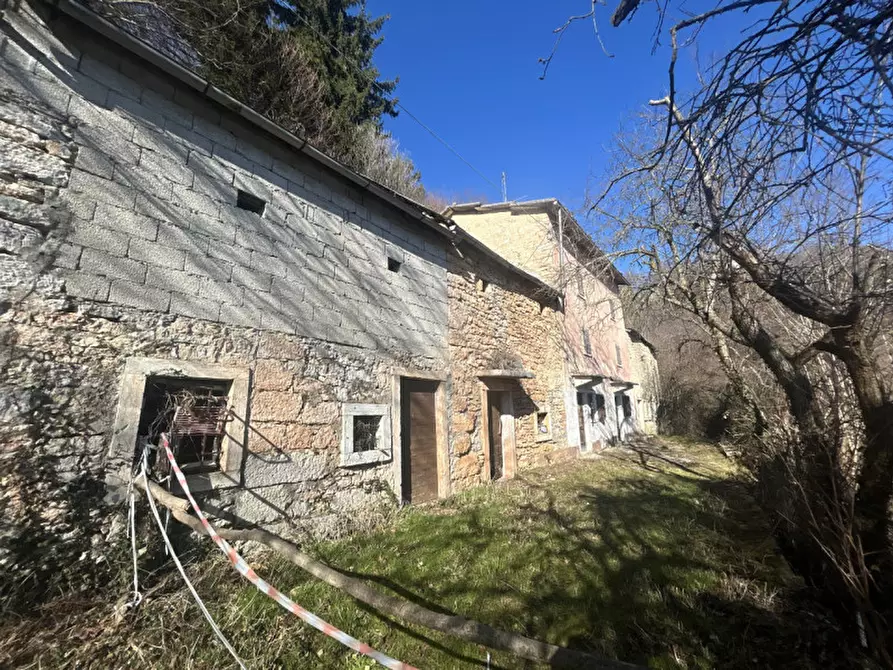 Immagine 8 di Rustico / casale in vendita  in via case nuove a Bosco Chiesanuova