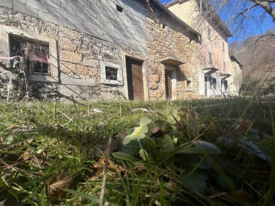 Immagine 9 di Rustico / casale in vendita  in via case nuove a Bosco Chiesanuova