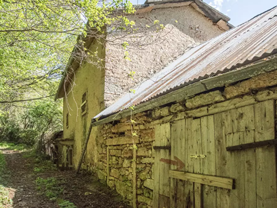 Immagine 16 di Rustico / casale in vendita  in via case nuove a Bosco Chiesanuova