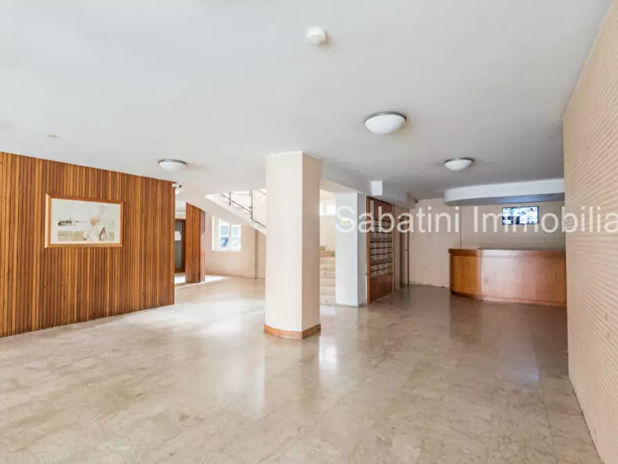 Immagine 6 di Appartamento in vendita  in Viale Regina Margherita, 59 a Pescara