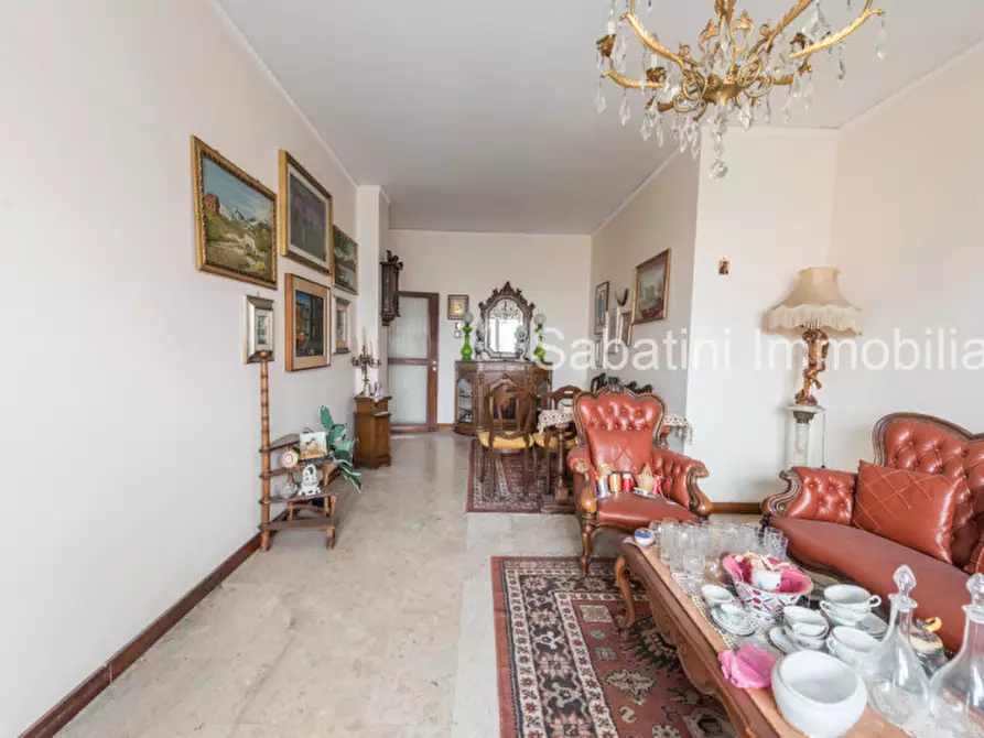 Immagine 14 di Appartamento in vendita  in Viale Regina Margherita, 59 a Pescara