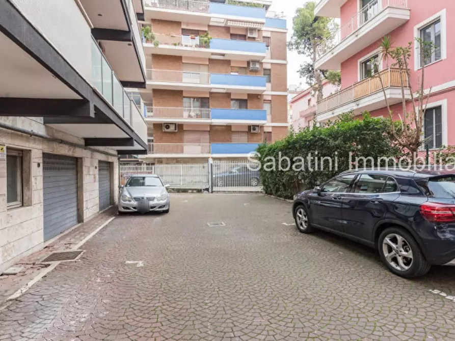 Immagine 42 di Appartamento in vendita  in Viale Regina Margherita, 59 a Pescara