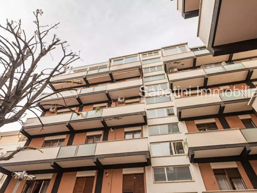 Immagine 43 di Appartamento in vendita  in Viale Regina Margherita, 59 a Pescara