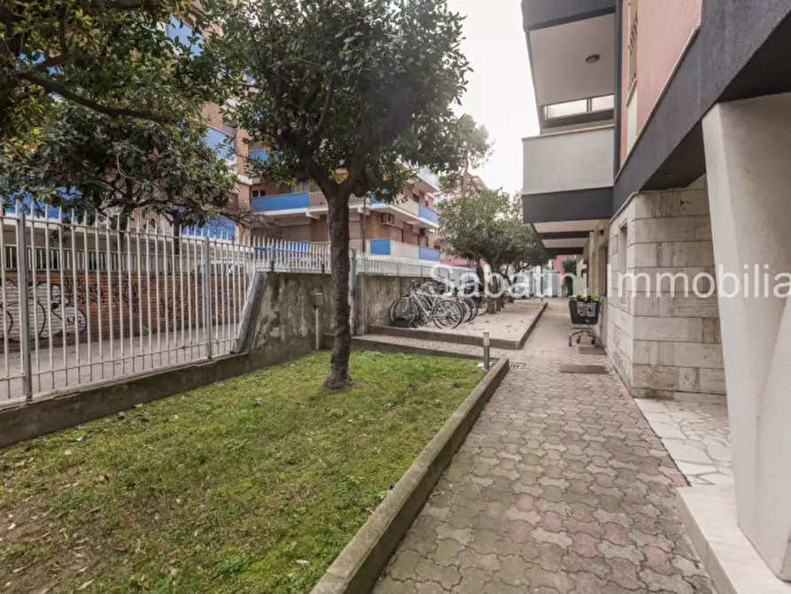Immagine 46 di Appartamento in vendita  in Viale Regina Margherita, 59 a Pescara