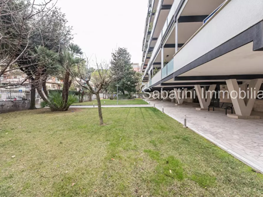 Immagine 56 di Appartamento in vendita  in Viale Regina Margherita, 59 a Pescara