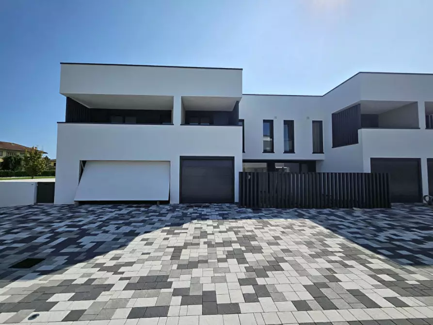 Immagine 10 di Villetta a schiera in vendita  in Via dei salici a Vigonovo