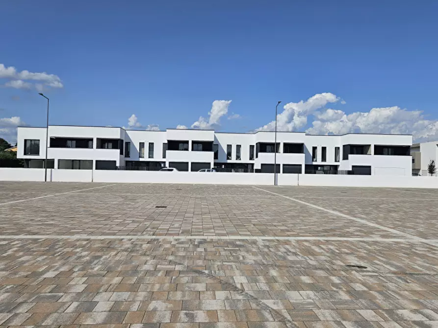 Immagine 13 di Villetta a schiera in vendita  in Via dei salici a Vigonovo