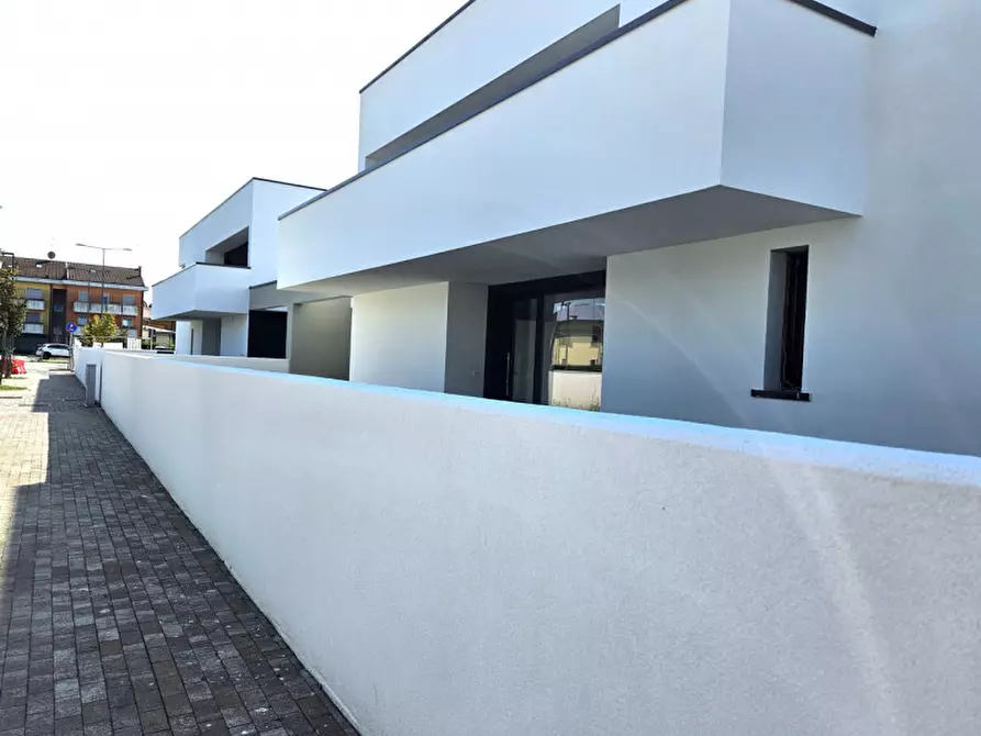 Immagine 17 di Villetta a schiera in vendita  in Via dei salici a Vigonovo