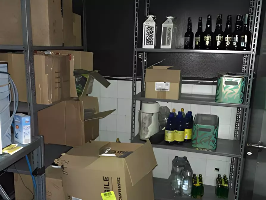 Immagine 12 di Attività commerciale in vendita  in Via Dalmine, 10 a Curno