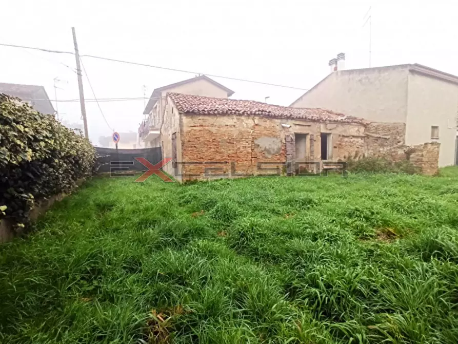 Immagine 2 di Rustico / casale in vendita  in Corso Risorgimento n. 160 Porto Viro a Porto Viro