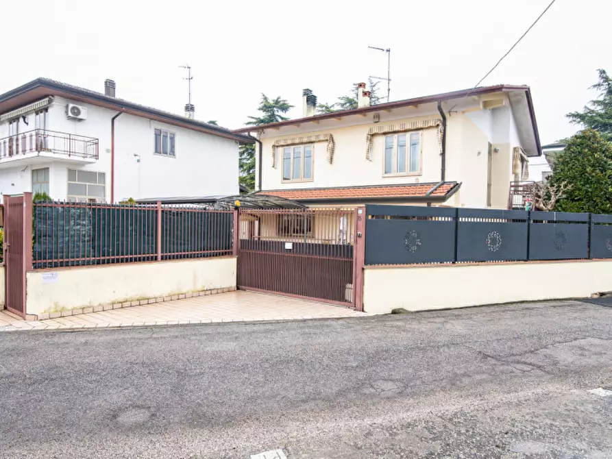 Immagine 29 di Casa indipendente in vendita  in Via dei Tigli a Abano Terme