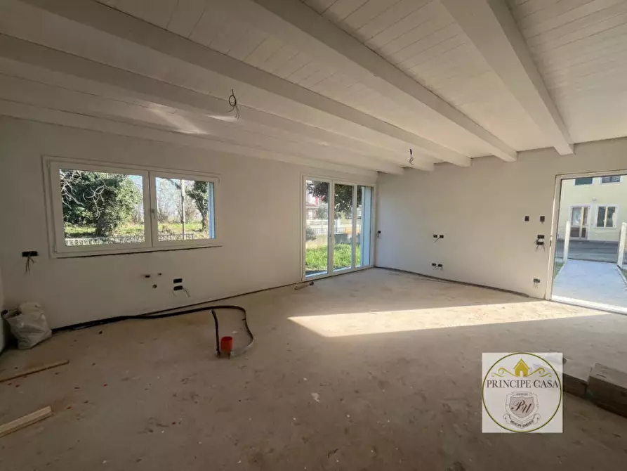 Immagine 1 di Casa indipendente in vendita  in Roma a Pozzonovo