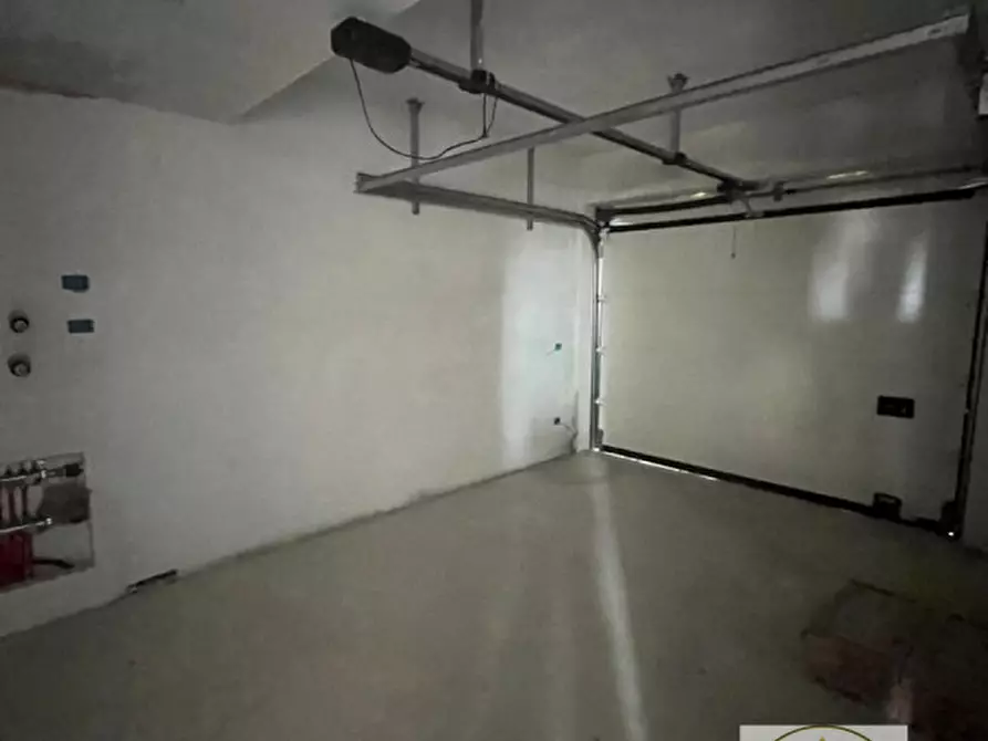 Immagine 6 di Casa indipendente in vendita  in Roma a Pozzonovo