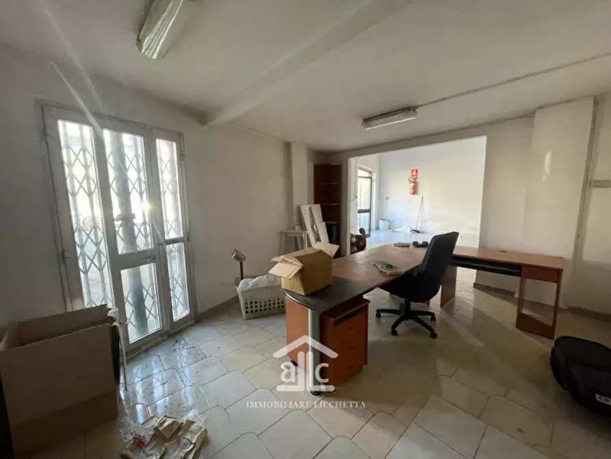 Immagine 5 di Negozio in vendita  in via kennedy 74 a Trepuzzi