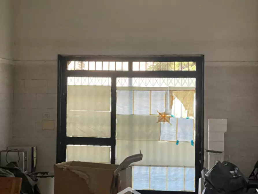 Immagine 14 di Negozio in vendita  in via kennedy 74 a Trepuzzi