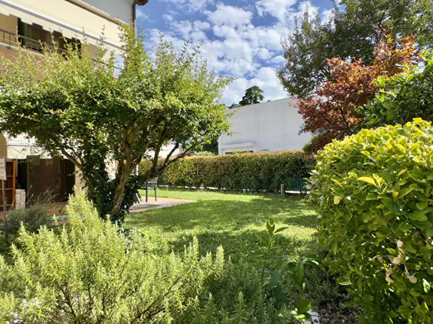 Immagine 1 di Casa trifamiliare in vendita  in Via Grazia Deledda a Selvazzano Dentro