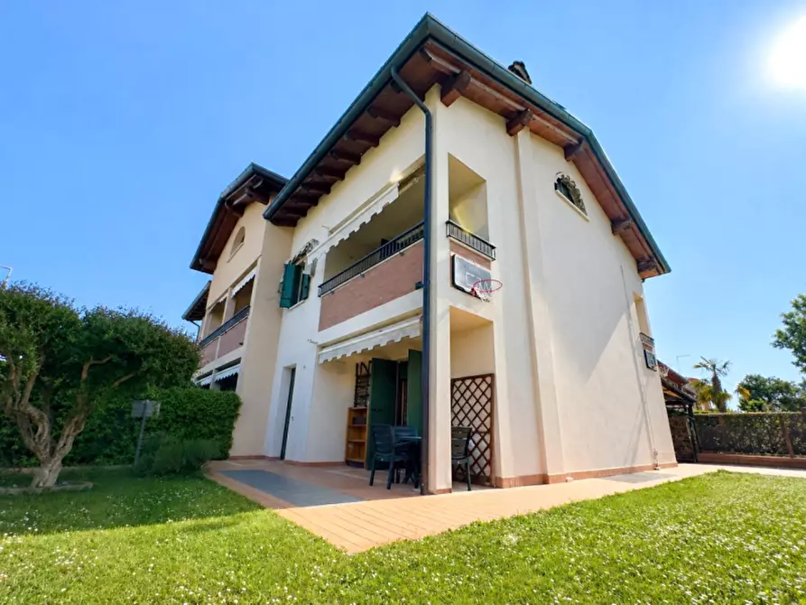 Immagine 1 di Casa trifamiliare in vendita  in Via Grazia Deledda a Selvazzano Dentro