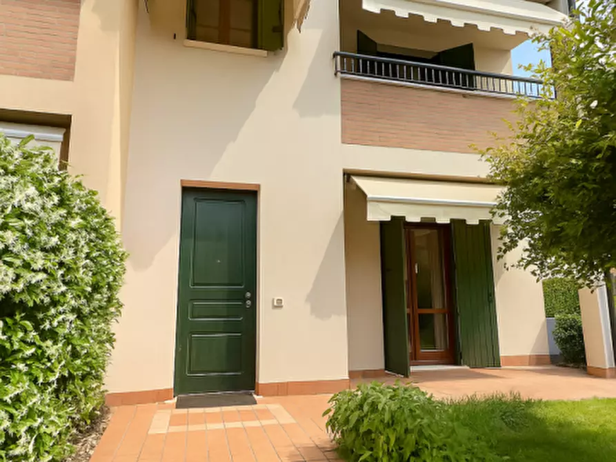 Immagine 2 di Casa trifamiliare in vendita  in Via Grazia Deledda a Selvazzano Dentro