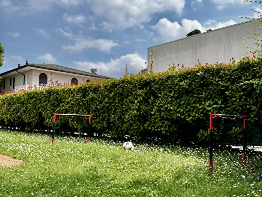 Immagine 4 di Casa trifamiliare in vendita  in Via Grazia Deledda a Selvazzano Dentro