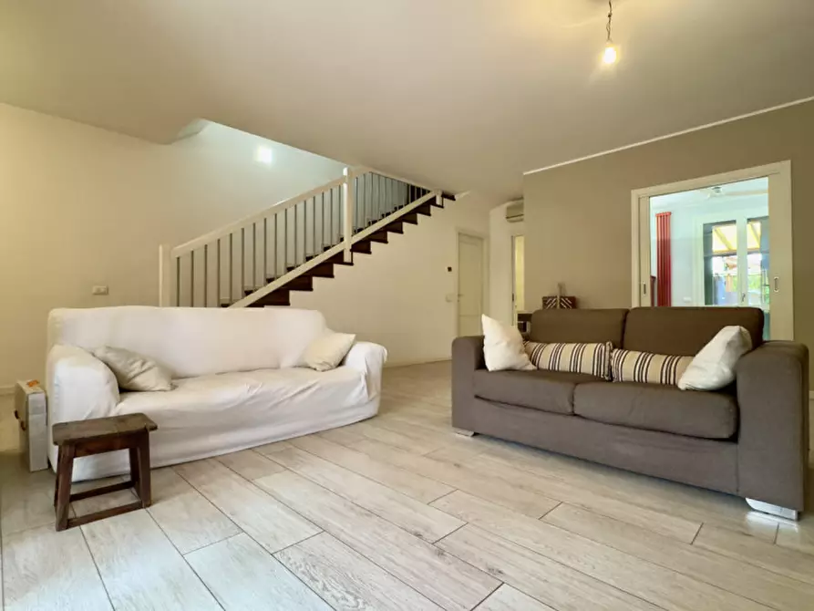 Immagine 10 di Casa trifamiliare in vendita  in Via Grazia Deledda a Selvazzano Dentro