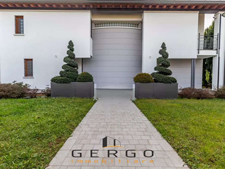 Immagine 5 di Villa in vendita  in Via Berretta a Montebelluna