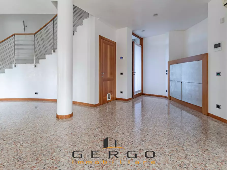 Immagine 6 di Villa in vendita  in Via Berretta a Montebelluna