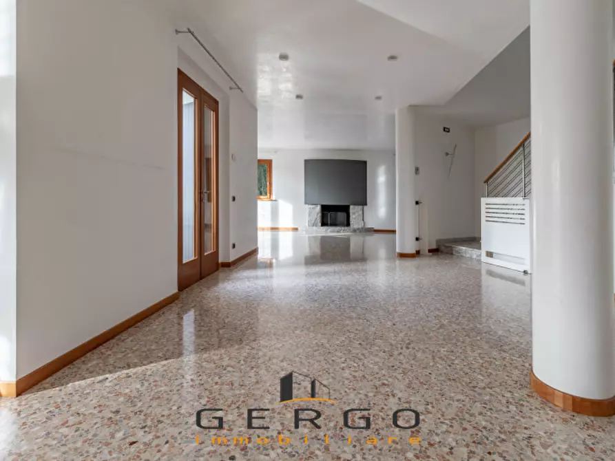 Immagine 7 di Villa in vendita  in Via Berretta a Montebelluna