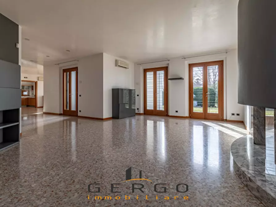 Immagine 15 di Villa in vendita  in Via Berretta a Montebelluna