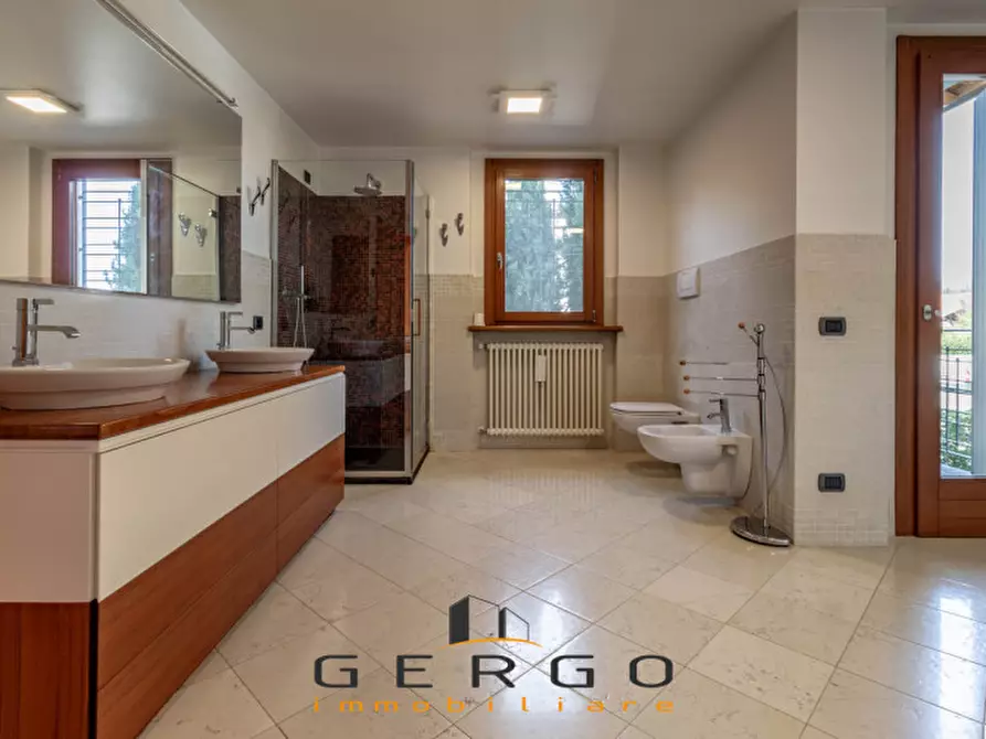 Immagine 26 di Villa in vendita  in Via Berretta a Montebelluna