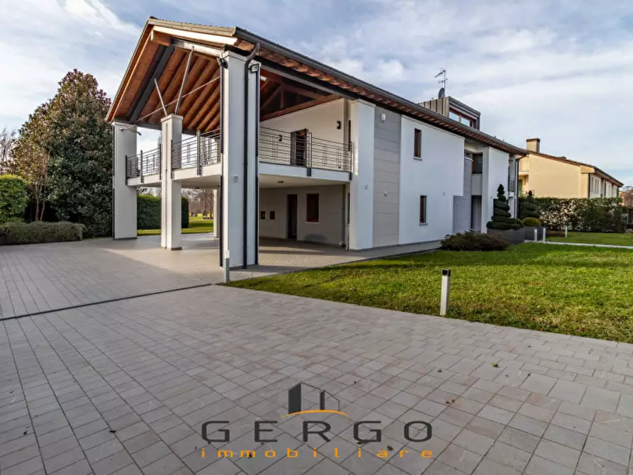 Immagine 72 di Villa in vendita  in Via Berretta a Montebelluna