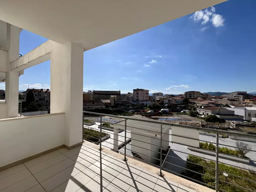 Immagine 24 di Appartamento in vendita  in VIA GENNARGENTU 23 a Olbia