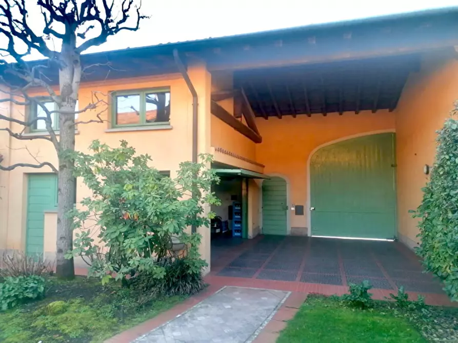 Immagine 5 di Villa in vendita  in via san rocco a Rovato