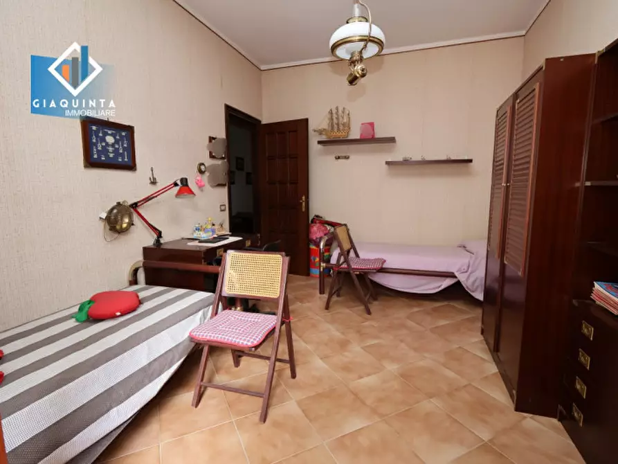 Immagine 11 di Appartamento in vendita  in Via Teocrito n.34 a Palagonia