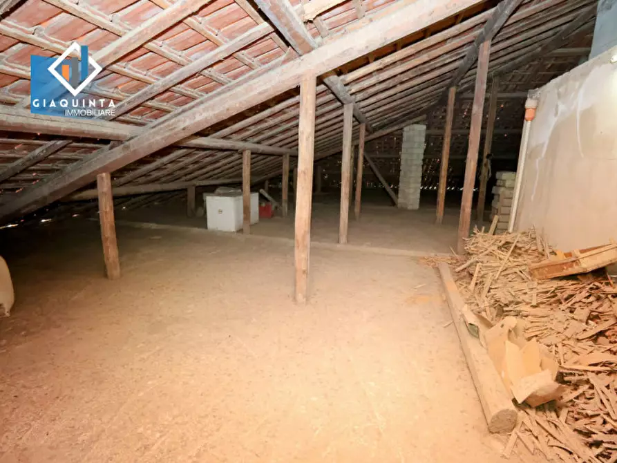 Immagine 16 di Appartamento in vendita  in Via Teocrito n.34 a Palagonia