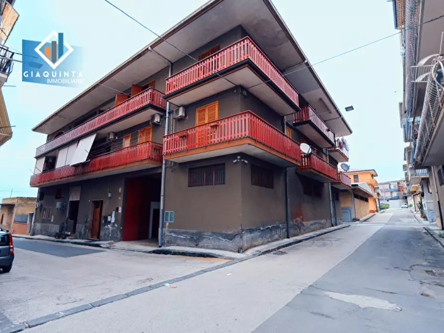 Immagine 24 di Appartamento in vendita  in Via Teocrito n.34 a Palagonia