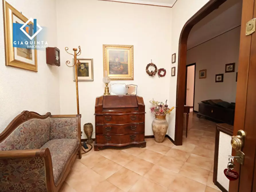 Immagine 25 di Appartamento in vendita  in Via Teocrito n.34 a Palagonia