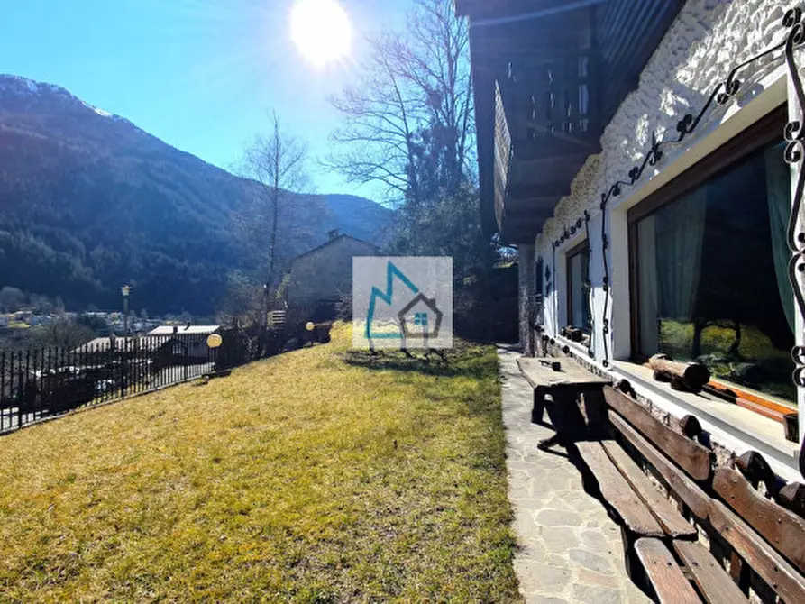 Immagine 5 di Villa in vendita  in Borzago a Spiazzo