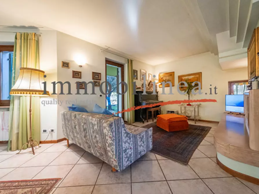 Immagine 2 di Villa in vendita  a Cavaion Veronese