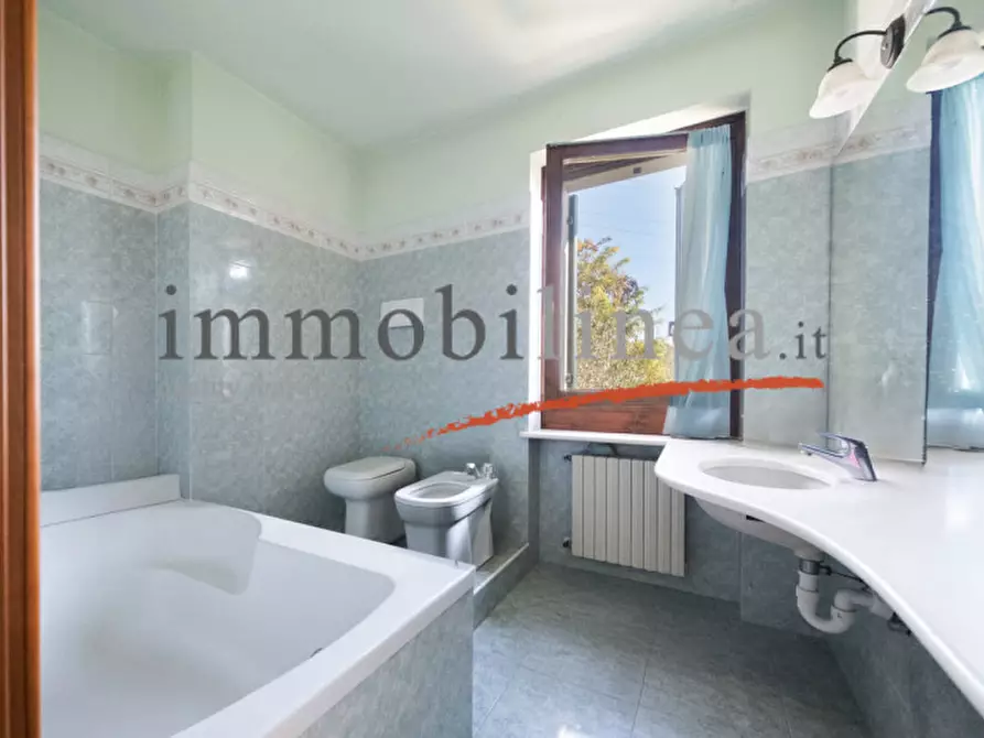 Immagine 19 di Villa in vendita  a Cavaion Veronese