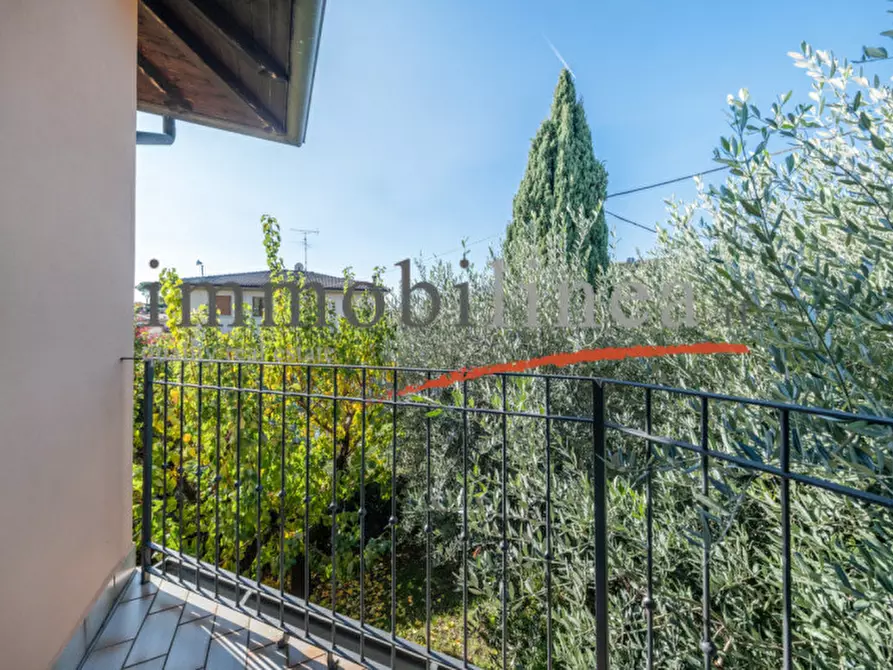 Immagine 21 di Villa in vendita  a Cavaion Veronese