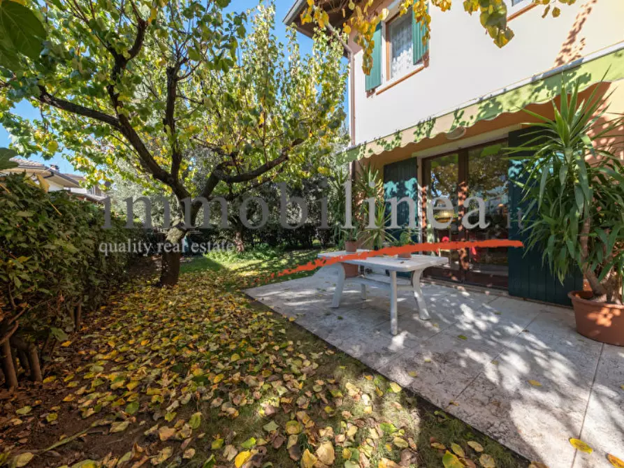 Immagine 23 di Villa in vendita  a Cavaion Veronese