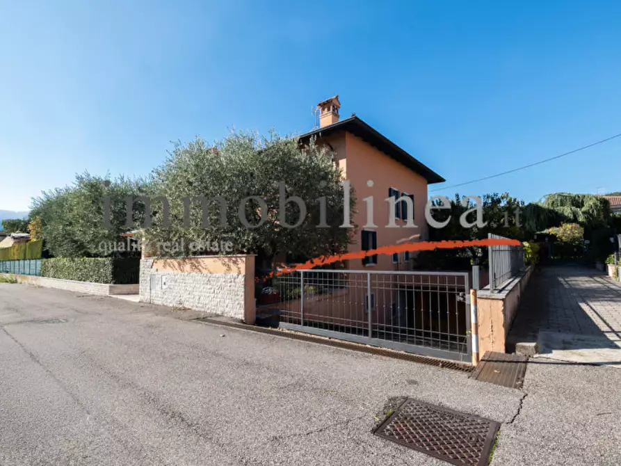 Immagine 25 di Villa in vendita  a Cavaion Veronese