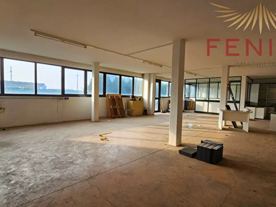 Immagine 11 di Negozio in affitto  in VIA ENRICO FERMI a Asolo