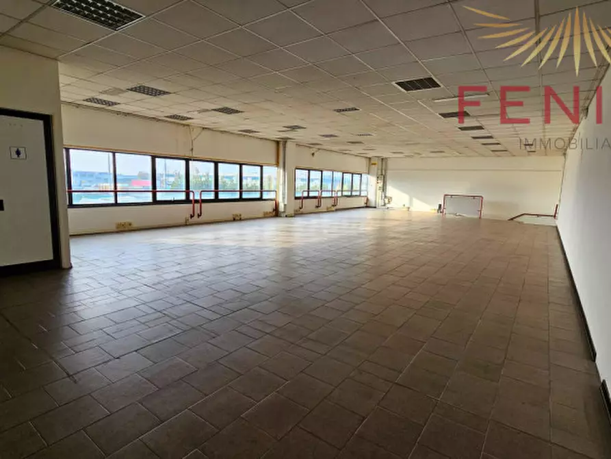 Immagine 12 di Negozio in affitto  in VIA ENRICO FERMI a Asolo