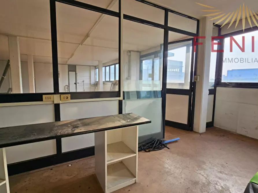 Immagine 19 di Negozio in affitto  in VIA ENRICO FERMI a Asolo