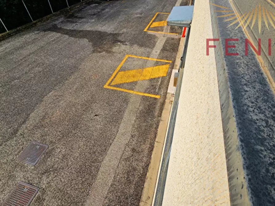 Immagine 22 di Negozio in affitto  in VIA ENRICO FERMI a Asolo