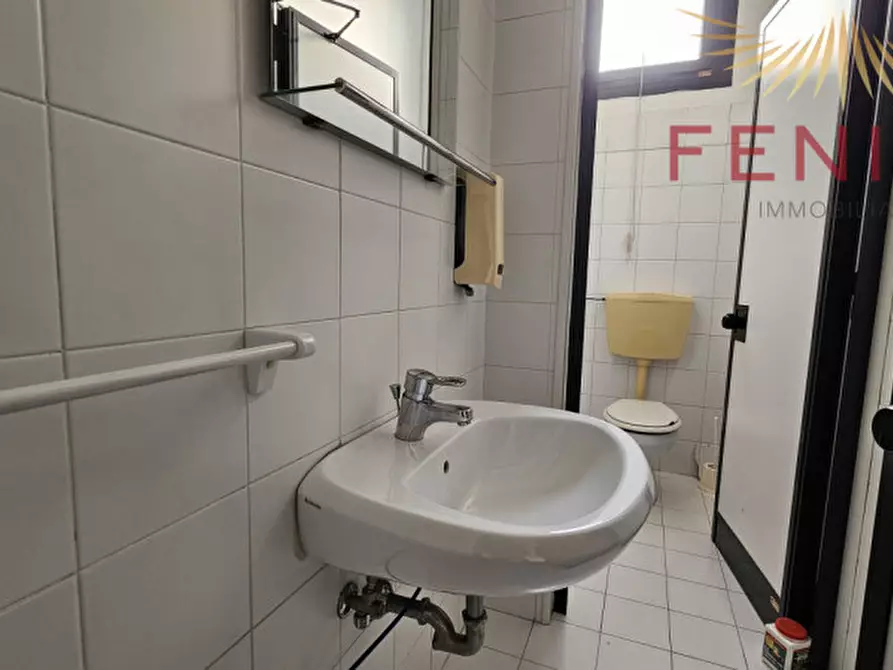 Immagine 23 di Negozio in affitto  in VIA ENRICO FERMI a Asolo