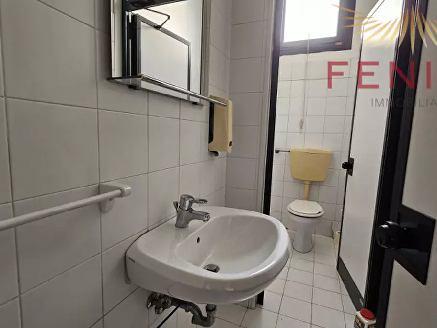 Immagine 24 di Negozio in affitto  in VIA ENRICO FERMI a Asolo