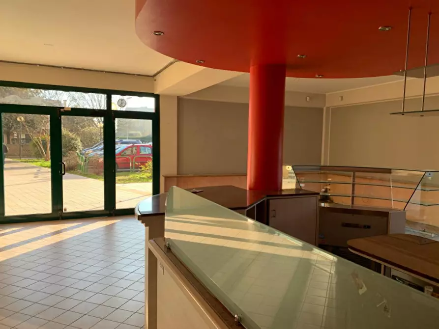 Immagine 5 di Negozio in affitto  in via Guidi a Padova